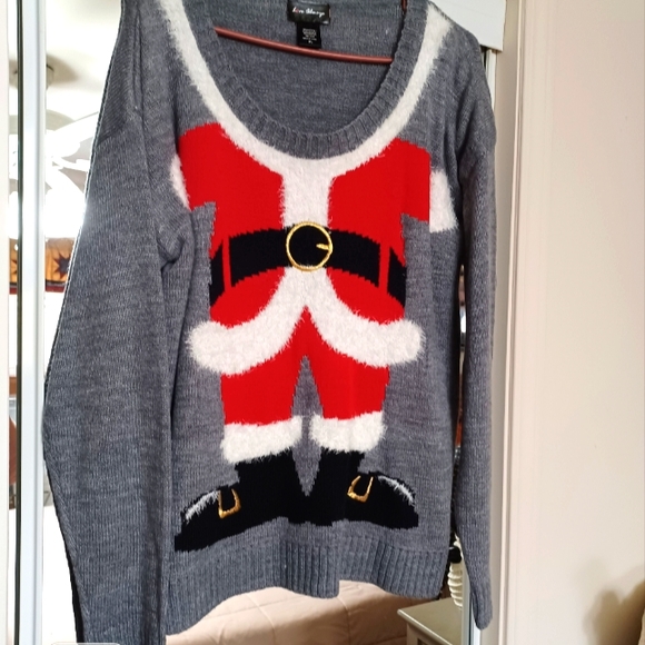 Christmas Sweater XLARGE with Santa ๐
on front Great Condition - Picture 1 of 6